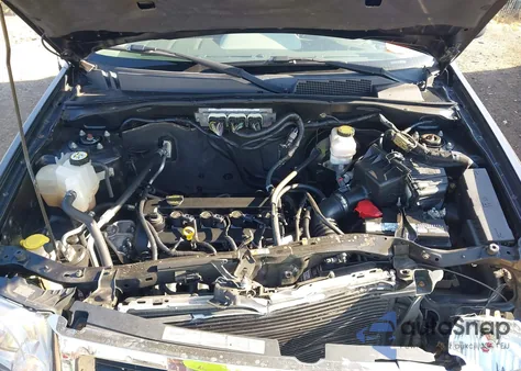 2012 Ford Escape Xls z USA, uszkodzony, nr VIN 1FMCU0C75CKB40673